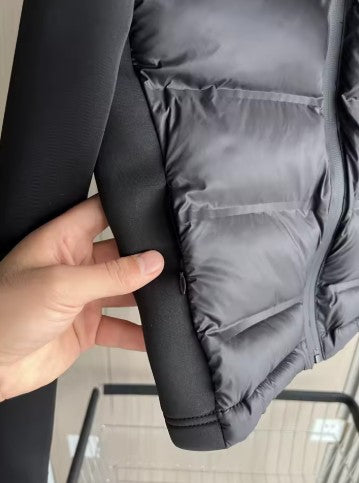 LORA | Czarna Kurtka Puchowa z Kapturem